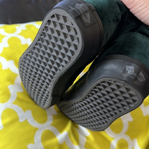 NWOT VANS HI Velvet Green Black unisex sneakers - Picture 9 of 11